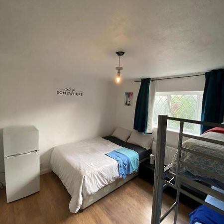 Private Room In Лондон Екстер'єр фото